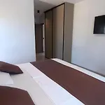 Modern Ina With Heated Pool & Sea View In * Макарска