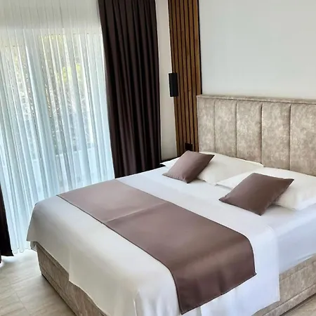 Villa Modern Ina With Heated Pool & Sea View In Makarska