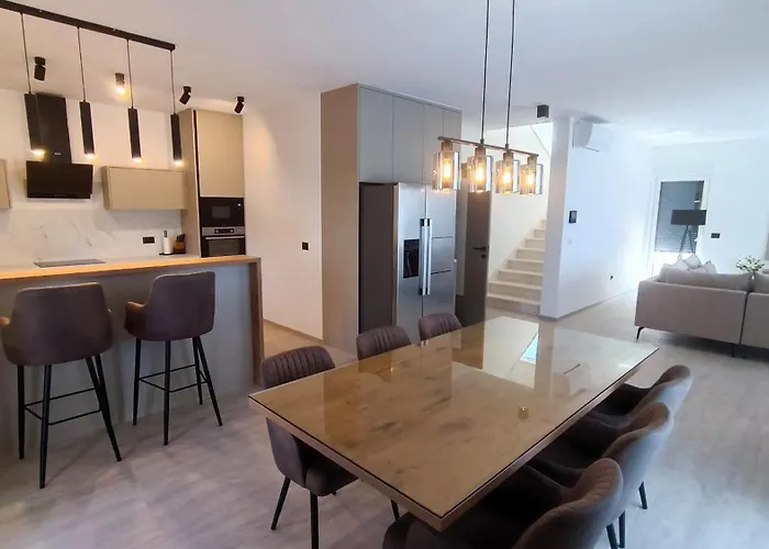 Modern Ina With Heated Pool & Sea View In * Makarska