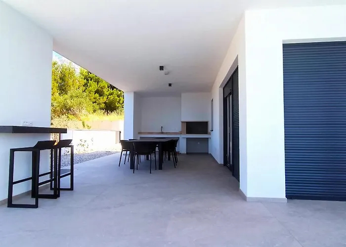 Villa Modern Ina With Heated Pool & Sea View In