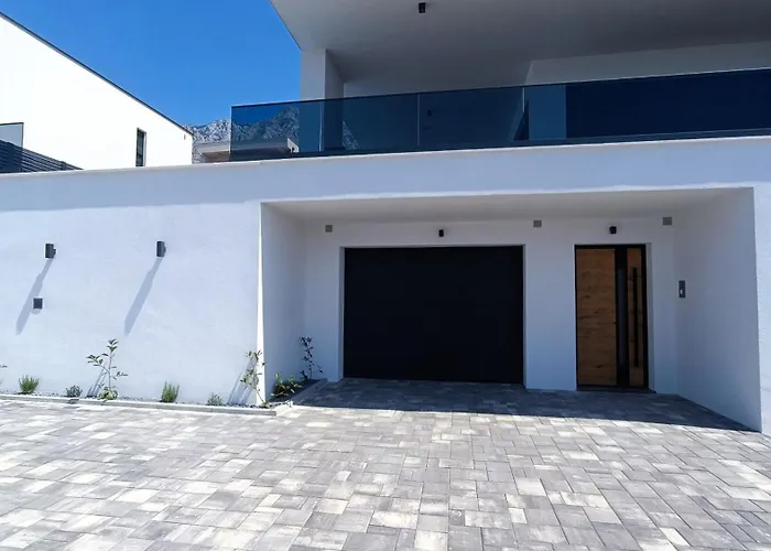 Villa Modern Ina With Heated Pool & Sea View In