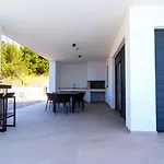 Villa Modern Ina With Heated Pool & Sea View In