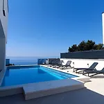 Villa Modern Ina With Heated Pool & Sea View In Makarska