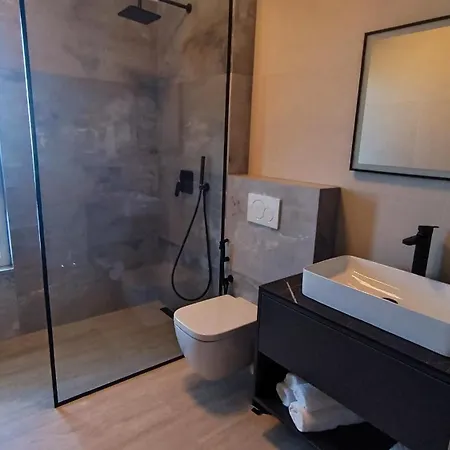 Modern Ina With Heated Pool & Sea View In ヴィラ