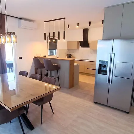 Modern Ina With Heated Pool & Sea View In ヴィラ マカルスカ