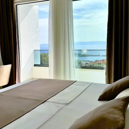 Modern Ina With Heated Pool & Sea View In Villa Makarska