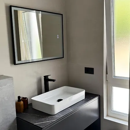 Modern Ina With Heated Pool & Sea View In * マカルスカ