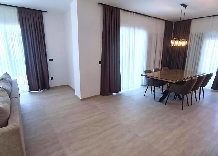 Modern Ina With Heated Pool & Sea View In וילה *