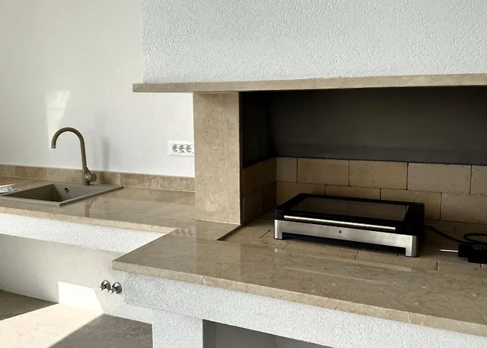 Modern Ina With Heated Pool & Sea View In * Makarska