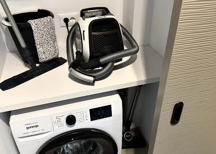 Modern Ina With Heated Pool & Sea View In וילה